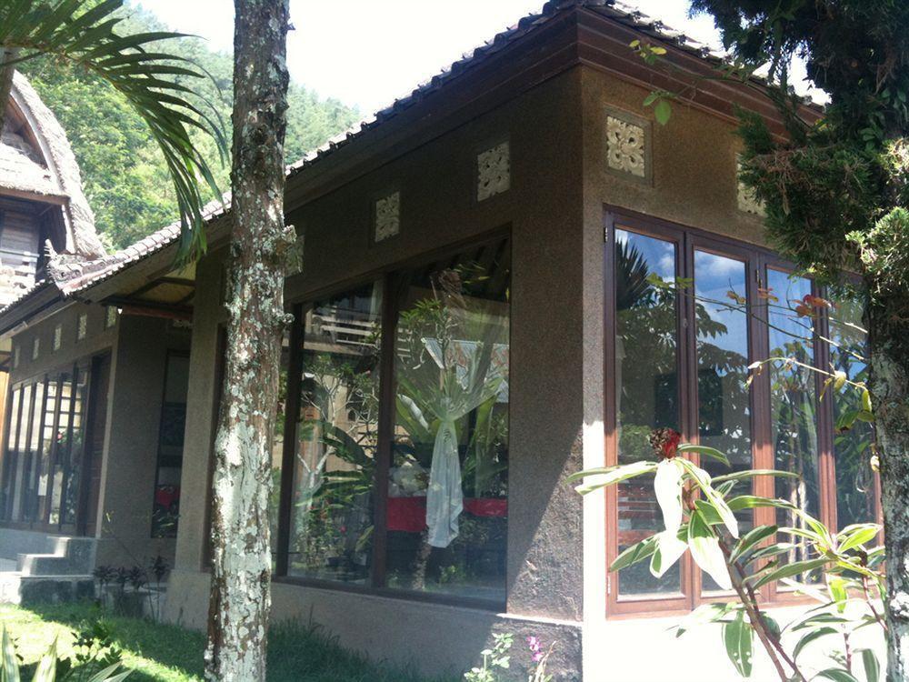 Baruna Lake Side View Kintamani  Luaran gambar