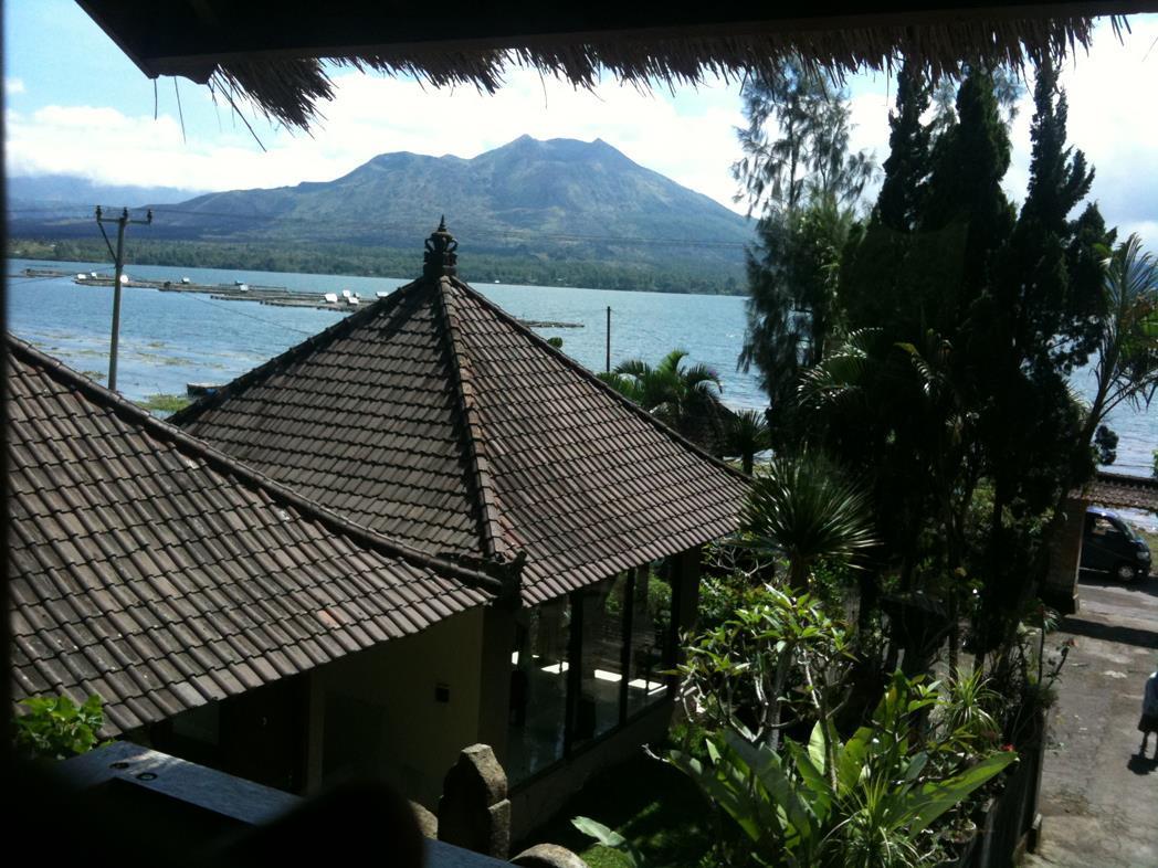 Baruna Lake Side View Kintamani  Luaran gambar